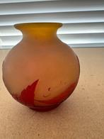 Emile Gallé - Vaas - Glas, zuurgeëtst - Cameo Art Nouveau, Antiek en Kunst