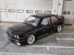 Solido 1:18 - Modelauto - BMW E30 M3 evolution 1990 met, Hobby en Vrije tijd, Nieuw