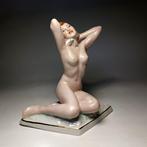 Royal Dux - Elly Strobach König - sculptuur, Sitting Nude