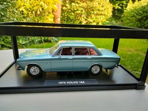 Triple9 1:18 - Voiture miniature - Volvo 164 uit 1970 -, Hobby en Vrije tijd, Modelauto's | 1:5 tot 1:12