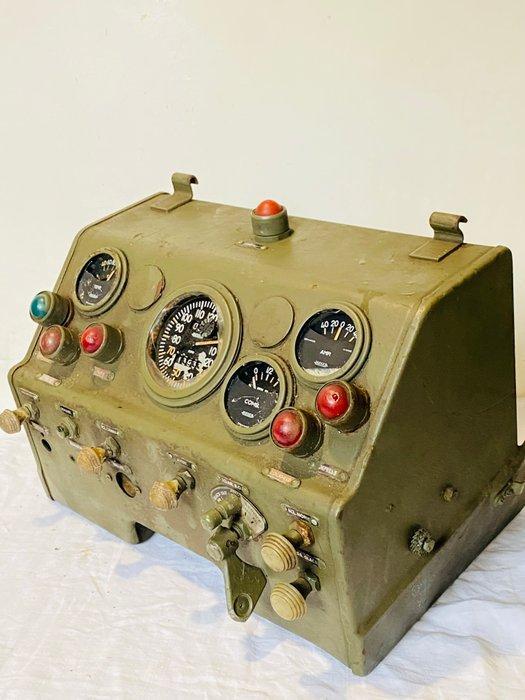 Tableau de bord ancien JAEGER - militaire d’artillerie ,, Antiek en Kunst, Antiek | Wandborden en Tegels