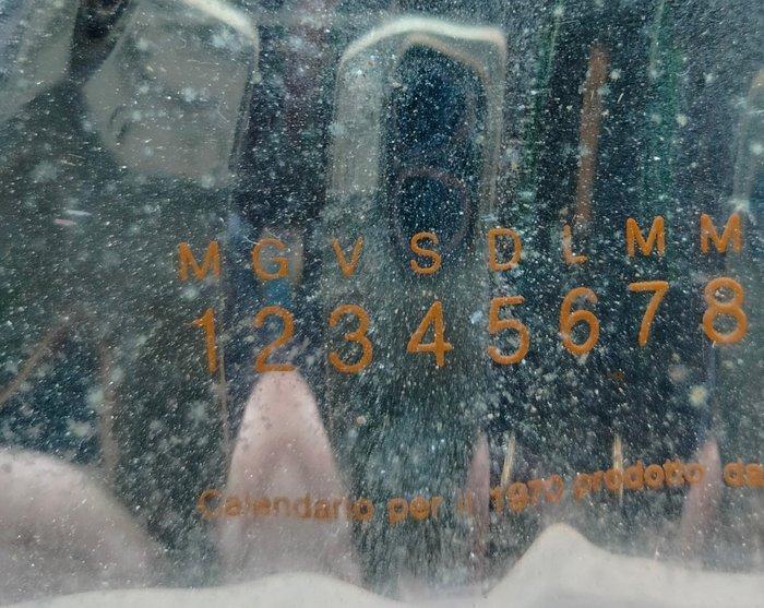 Lucio Del Pezzo (1933-2020) - Calendario Olivetti mese di, Antiek en Kunst, Antiek | Overige Antiek