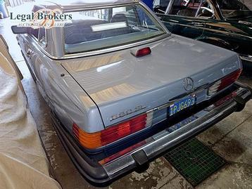 Mercedes-Benz 560 SL
