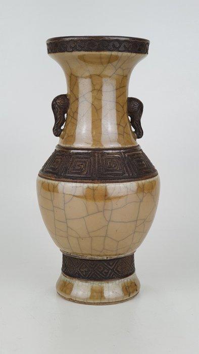 Vase -  Cafe au lait  Ge  type Nanking vase - Marked  -, Antiek en Kunst, Antiek | Overige Antiek