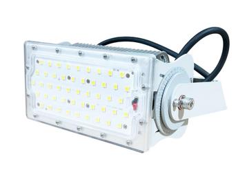 XLT-100W OCEAN – Maritieme LED schijnwerper beschikbaar voor biedingen