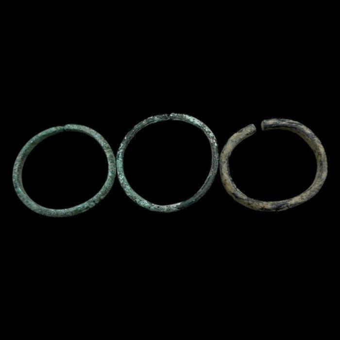 Oude Keltische set van 3 Brons Armband (Zonder Minimumprijs), Handtassen en Accessoires, Antieke sieraden
