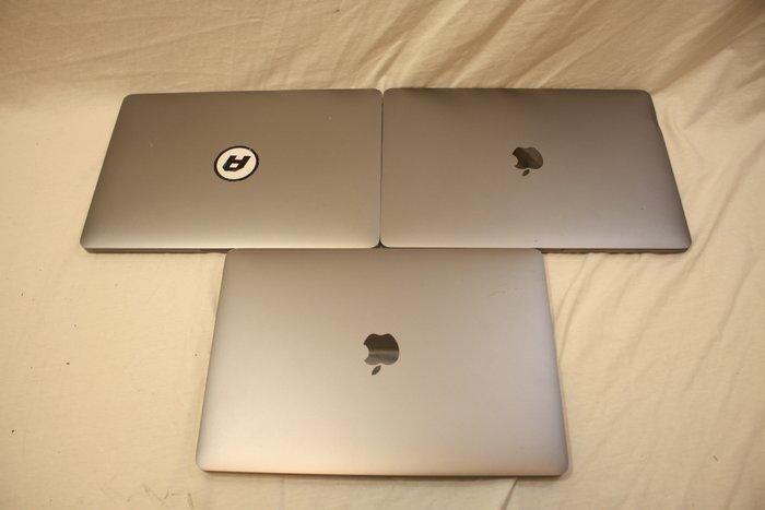 Apple Lot of 3 MacBooks Pro M1 13 inch - 2020 models -, Games en Spelcomputers, Spelcomputers | Overige Accessoires