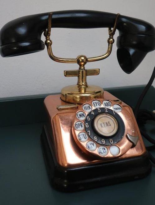 KTAS D30 automatic - Analoge telefoon - Bakeliet, Koper,, Antiek en Kunst, Kunst | Designobjecten