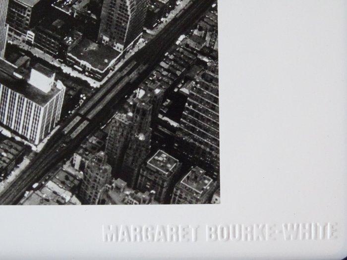 Margaret Bourke White - DC-4 flying over Manhattan - 1939, Antiek en Kunst, Kunst | Designobjecten