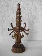 Bronzen beeld van de elfkoppige  Avalokiteshvara - Brons -, Antiek en Kunst