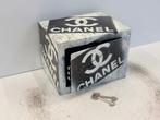 Rob VanMore - Chanel Vault, Antiek en Kunst