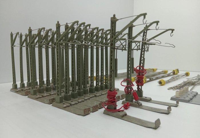 Märklin H0 - Caténaire (113) - Catenary pour les voies M, Hobby & Loisirs créatifs, Trains miniatures | HO
