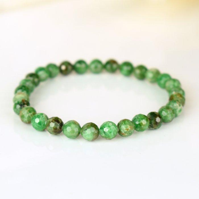 Tsavorite - zeldzame groene granaat - mooie kwaliteit- 14.6, Verzamelen, Mineralen en Fossielen