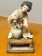 Lladró - Vicente Martinez - sculptuur, Oriental Girl - 19 cm, Antiek en Kunst, Antiek | Glaswerk en Kristal
