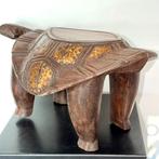 Kruk in zoomorfe vorm van een schildpad – Gesneden hout en