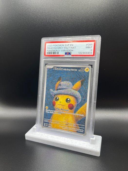 Pokémon - 1 Graded card - Pikachu with Grey Felt Hat SVP085, Hobby en Vrije tijd, Verzamelkaartspellen | Pokémon