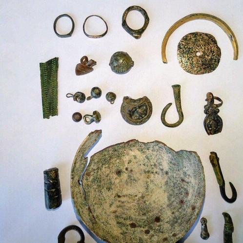 Middeleeuws Romaans artefact, ring, hanger, Antiek en Kunst, Antiek | Overige Antiek