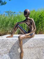 sculptuur, Modernist bronze sitting male - 44 cm - Brons