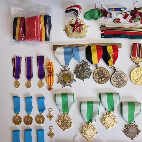 Belgique, France, Turquie, etc. - Insigne de grade - Lot van, Verzamelen, Militaria | Algemeen