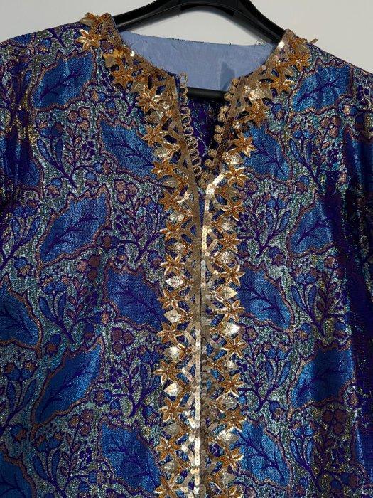 India Zijden brokaat Traditionele oosterse kaftanjurk uit, Antiek en Kunst, Kunst | Niet-Westerse kunst