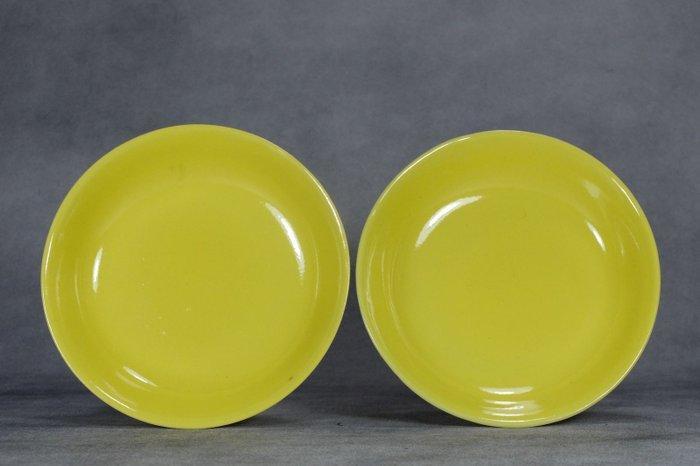 Une paire dassiettes en porcelaine chinoise monochrome, Antiek en Kunst, Antiek | Overige Antiek