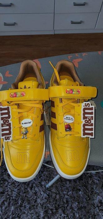 Adidas - M&Ms - Low-top sneakers - Maat: EU 42.5 - Nieuw