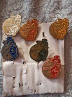 Collectie Vintage Disney 8 stuks pins en 5 speldjes ., Verzamelen, Nieuw