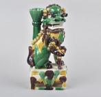 A LARGE FAMILLE VERTE BUDDHIST LION - Porcelaine - Chine -, Antiquités & Art