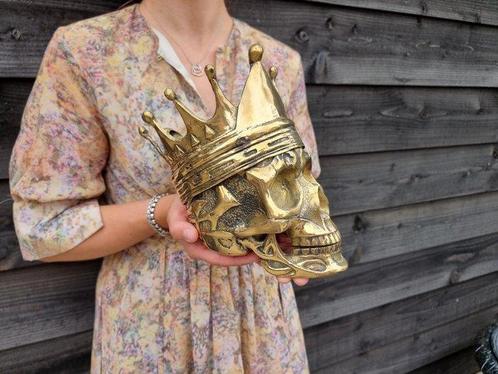 Figuur - Skull with Crown - Messing, Antiek en Kunst, Curiosa en Brocante