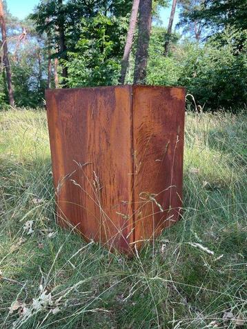 Sculptuuur voor buiten, Voetstuk / zuil / sokkel - 60 cm - beschikbaar voor biedingen