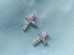 Veiling - Oorbellen kruis briljant moissaniet 0.35 carat, Handtassen en Accessoires, Oorbellen, Nieuw