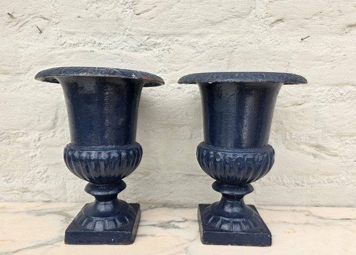 Bloempot (2) - Gietijzer, Antiek en Kunst, Curiosa en Brocante