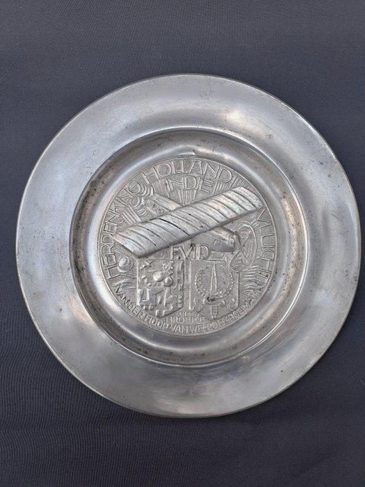 GERO - Chris van der Hoef - Bord - Tin - Gero 1924 Zeist-, Antiek en Kunst, Antiek | Wandborden en Tegels