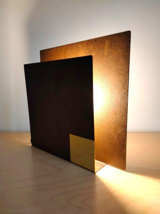 OUT design - Roberto Dagnino - Tafellamp - Dorata - Corten, Antiek en Kunst, Antiek | Verlichting
