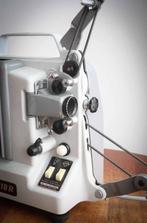 Bauer T10R Projector