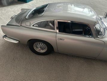 Eaglemoss 1:8 - Voiture miniature - Aston Martin DB5 James beschikbaar voor biedingen