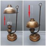 Lamp - Met een lampenkap die omhoog en omlaag gaat. -