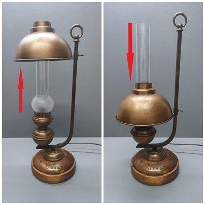 Lamp - Met een lampenkap die omhoog en omlaag gaat. -, Antiquités & Art, Curiosités & Brocante