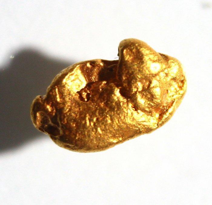 Goud Goud nugget - Hoogte: 7 mm - Breedte: 4 mm- 0.44 g -, Verzamelen, Mineralen en Fossielen
