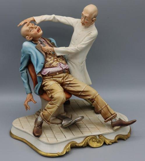 Capodimonte - Maestro Volta - Sculpture, Dentist with, Antiek en Kunst, Antiek | Glaswerk en Kristal