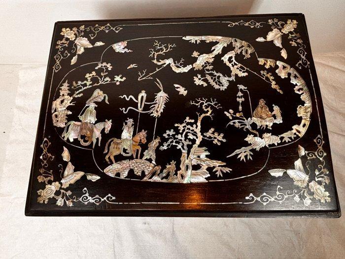 Intarsia: Mother-of-pearl, Ironwood - Drankkast - Kristal,, Antiek en Kunst, Curiosa en Brocante