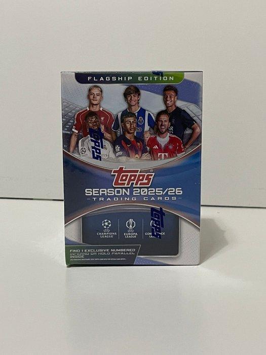 2025/26 Topps Topps Flagship Originele verpakking - 1 Box -, Verzamelen, Stickers