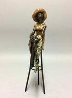 Beeld, Vrouw in de zon - 28 cm - Brons