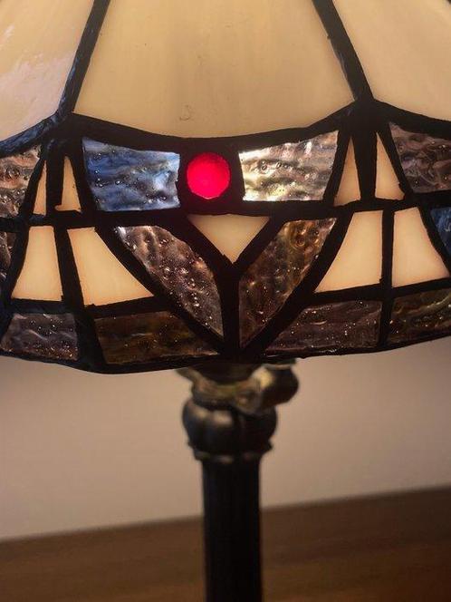 Style Tiffany - Lampe de table - dans lesprit Art Déco -, Antiek en Kunst, Kunst | Designobjecten