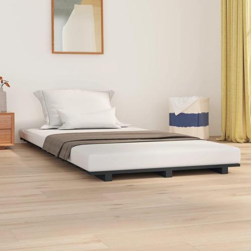 vidaXL Bedframe massief grenenhout grijs 90x200 cm, Maison & Meubles, Chambre à coucher | Lits, Envoi