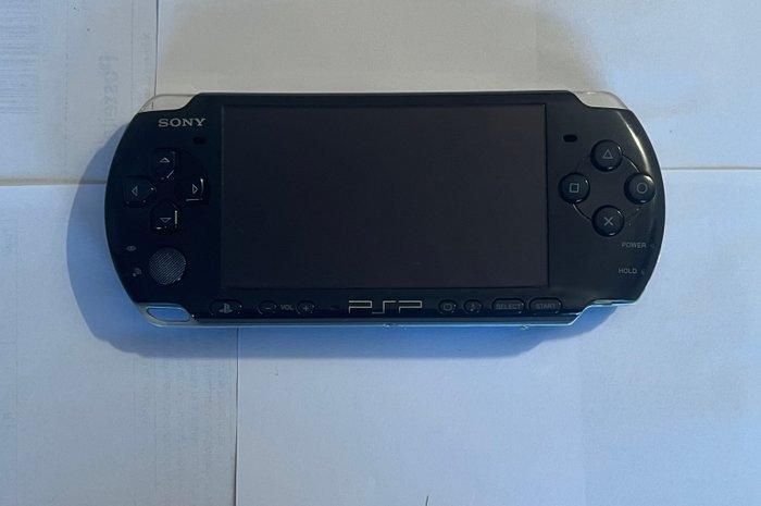 Sony - Playstation Portable (PSP) - Videogameconsole + games, Games en Spelcomputers, Spelcomputers | Overige Accessoires