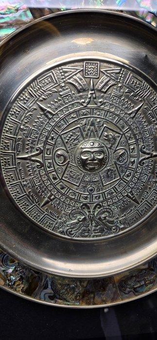 Maya solar calendar - with many mother-of-pearl shell, Antiek en Kunst, Curiosa en Brocante