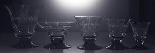Drinkset (30) - Zwart glas poot - Glas - Groot gescherpt op, Antiek en Kunst, Kunst | Designobjecten