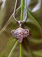 Collier avec pendentif - Indonésie Collier avec pendentif
