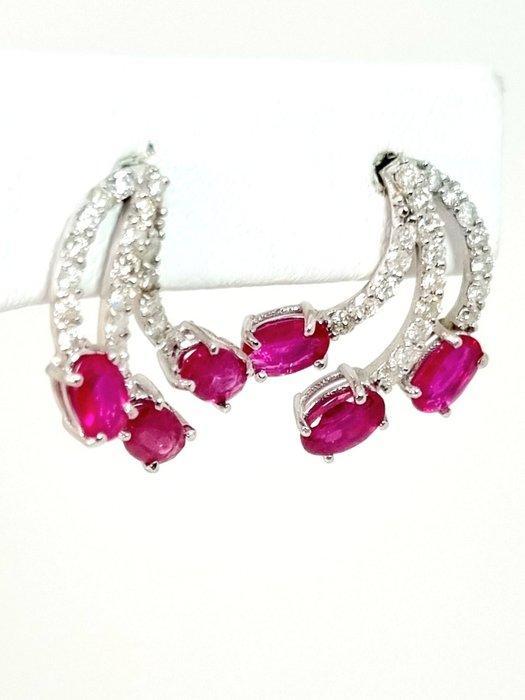 Oorbellen - 18 karaat Witgoud Robijn - Diamant, Handtassen en Accessoires, Oorbellen